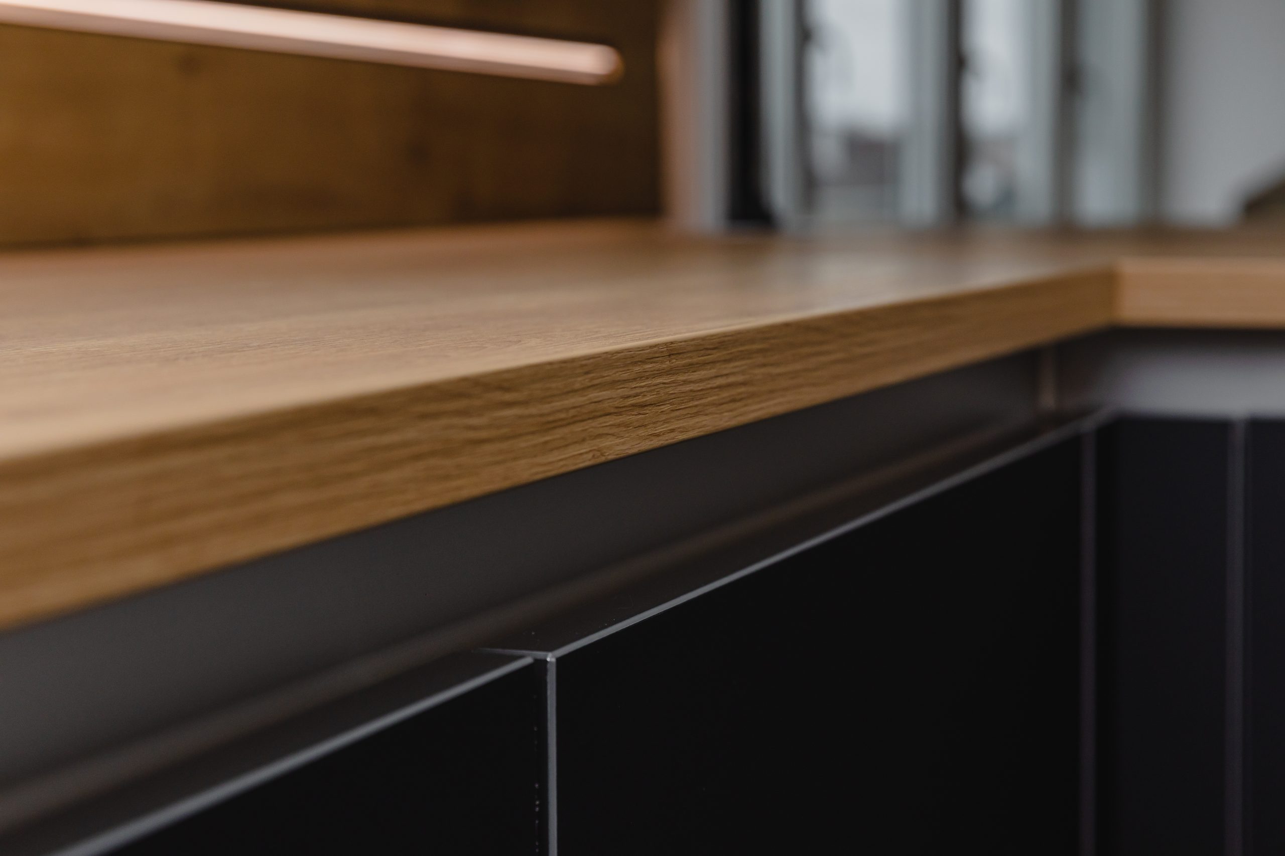 Grifflose Türen und Schubladen